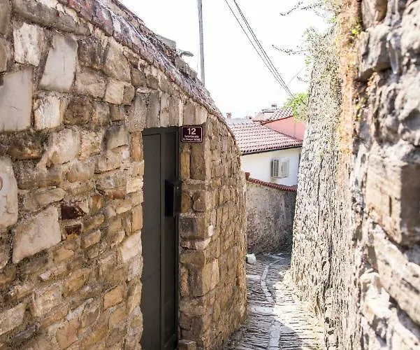 St. Georges Atelier *